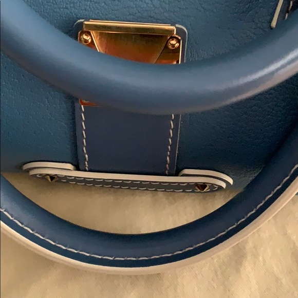 Lv purse - Picture 8 of 8